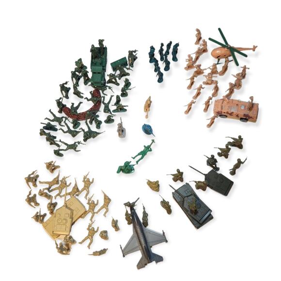 Army Men Lot Of 93 (Various Colors) With 8 Accessories Pre-owned - Picture 2 of 6